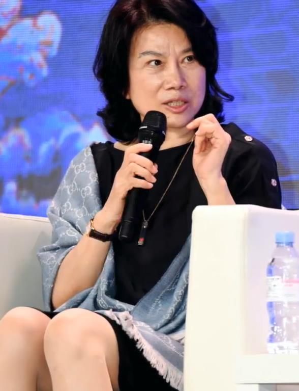 董明珠的所谓22岁美女接班人秘书,其实就是董明珠的带货替身休闲区蓝鸢梦想 - Www.slyday.coM