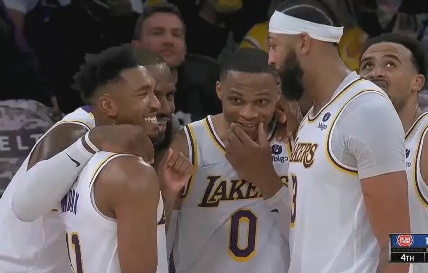 51投82分！解决詹姆斯威少世纪难题，湖人球迷该给他道歉了！休闲区蓝鸢梦想 - Www.slyday.coM