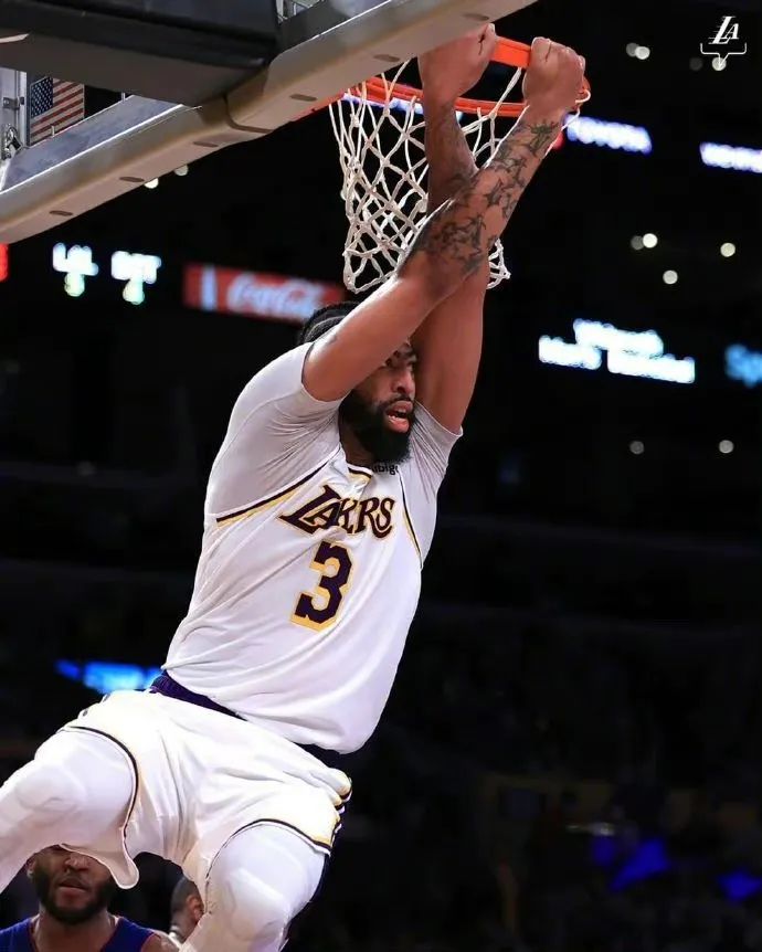 51投82分！解决詹姆斯威少世纪难题，湖人球迷该给他道歉了！休闲区蓝鸢梦想 - Www.slyday.coM