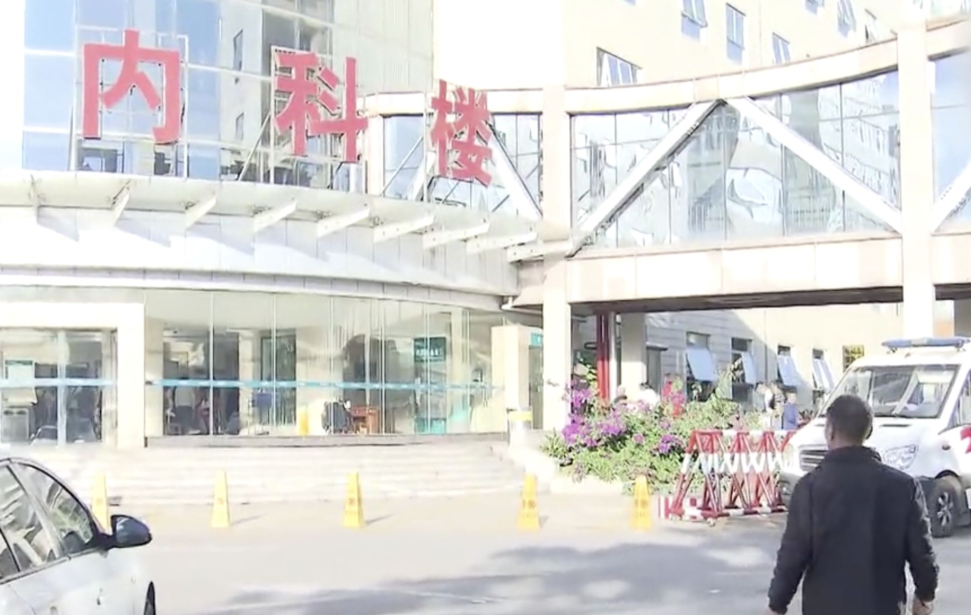 妻子小我20岁，17年的付出一场空，养大孩子不要爹？休闲区蓝鸢梦想 - Www.slyday.coM