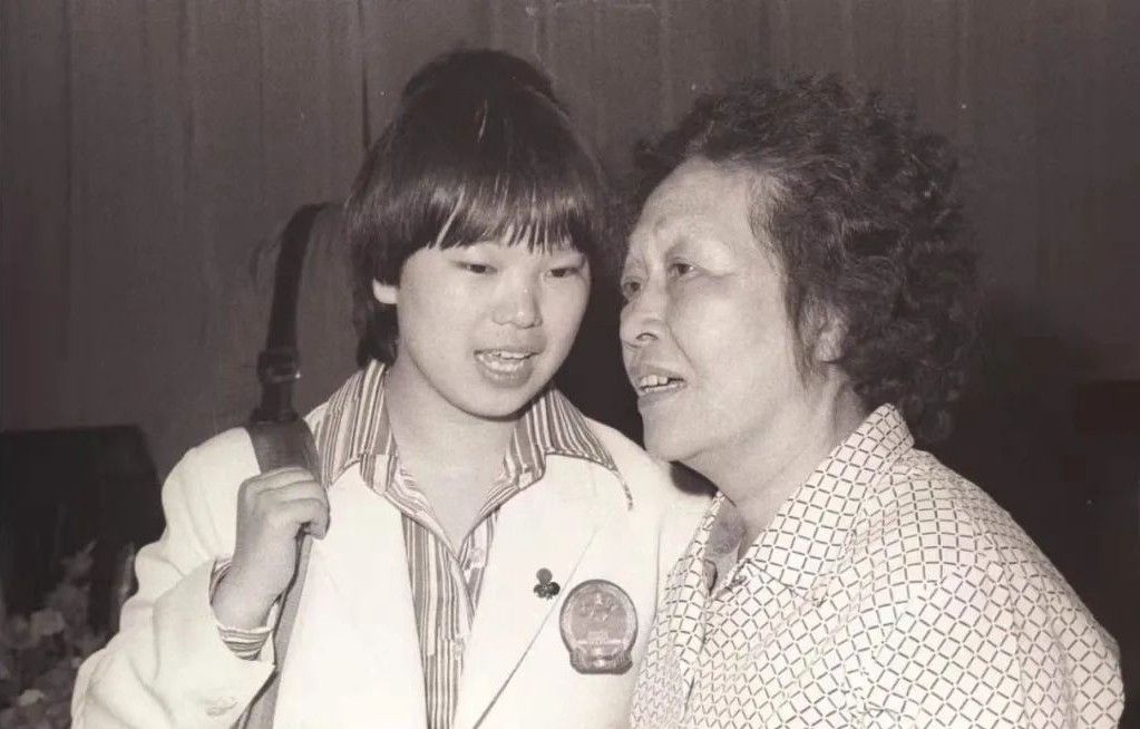 世乒赛上演奇迹!58岁奶奶获铜牌,蔡振华前队友36年后再登领奖台休闲区蓝鸢梦想 - Www.slyday.coM 世乒赛上演奇迹!58岁奶奶获铜牌,蔡振华前队友36年后再登领奖台休闲区蓝鸢梦想 - Www.slyday.coM
