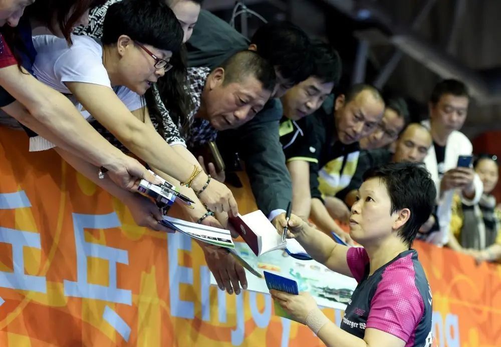 世乒赛上演奇迹!58岁奶奶获铜牌,蔡振华前队友36年后再登领奖台休闲区蓝鸢梦想 - Www.slyday.coM 世乒赛上演奇迹!58岁奶奶获铜牌,蔡振华前队友36年后再登领奖台休闲区蓝鸢梦想 - Www.slyday.coM