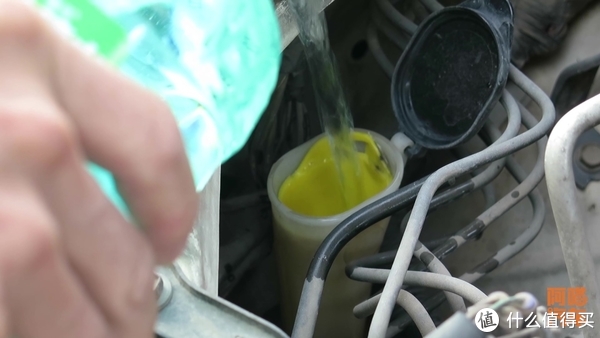 冬季开车，南方需要提前更换防冻玻璃水吗？喵哥告诉你靠谱的办法休闲区蓝鸢梦想 - Www.slyday.coM