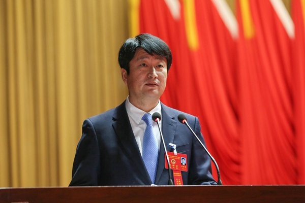 延吉市十九届人大一次会议闭幕 吴贤哲当选市长