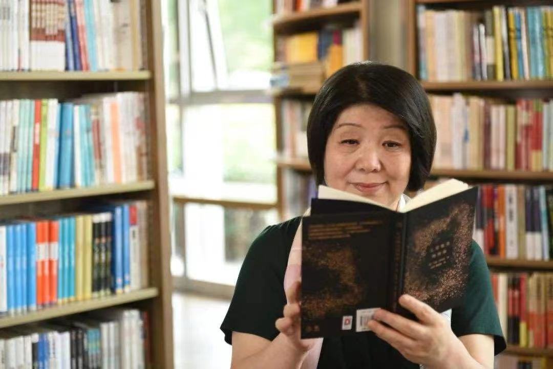 毕淑敏:生活"泥沙俱下",我仍勇敢向前|毕淑敏|女心理师_新浪新闻