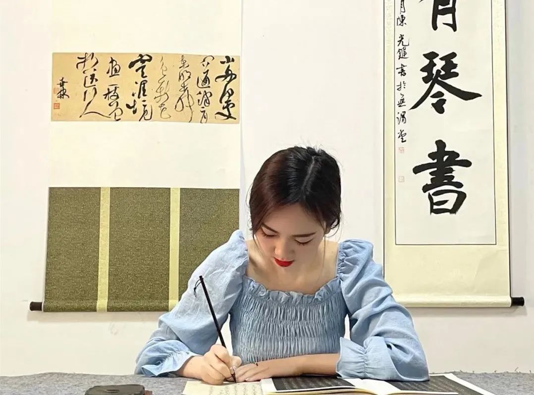 硬笔书法这10位美女绝对是高手