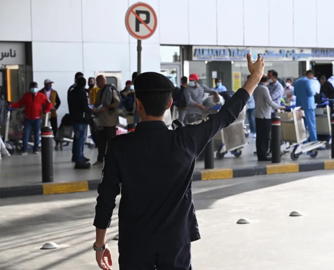 世卫组织：“奥密克戎”的全球总体风险“非常高”！疫苗还有用吗？对中国影响大吗？专家解答休闲区蓝鸢梦想 - Www.slyday.coM