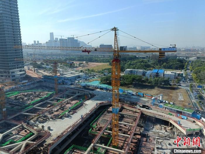 深圳前海某建筑工地。 左雨晴 摄