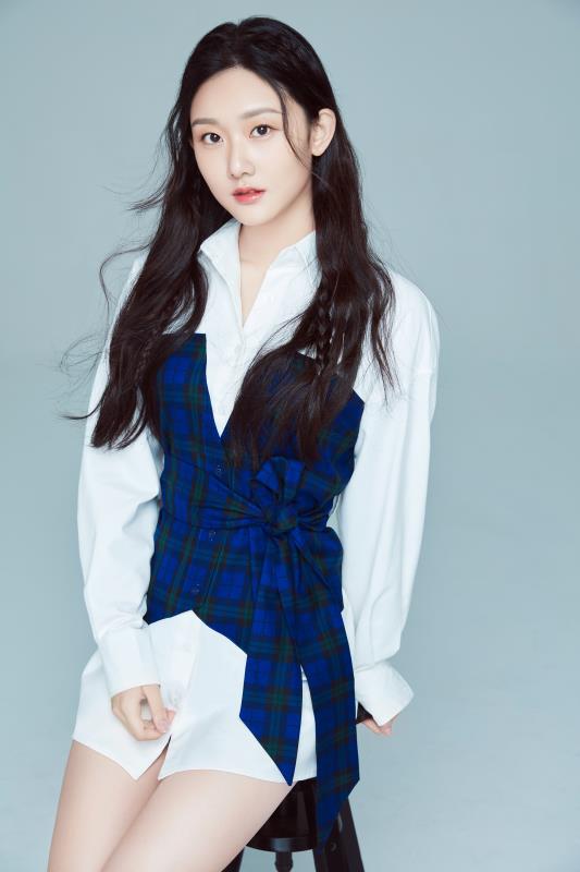 演完斛珠夫人中的柘榴袁雨萱变温柔了演员新势力