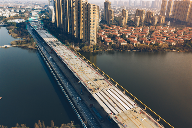 中建八局承建的绍兴二环北路项目基本实现高架主体结构全线贯通