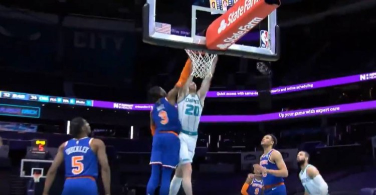 海沃德隔扣诺埃尔 半场比赛狂轰28分领头冲锋