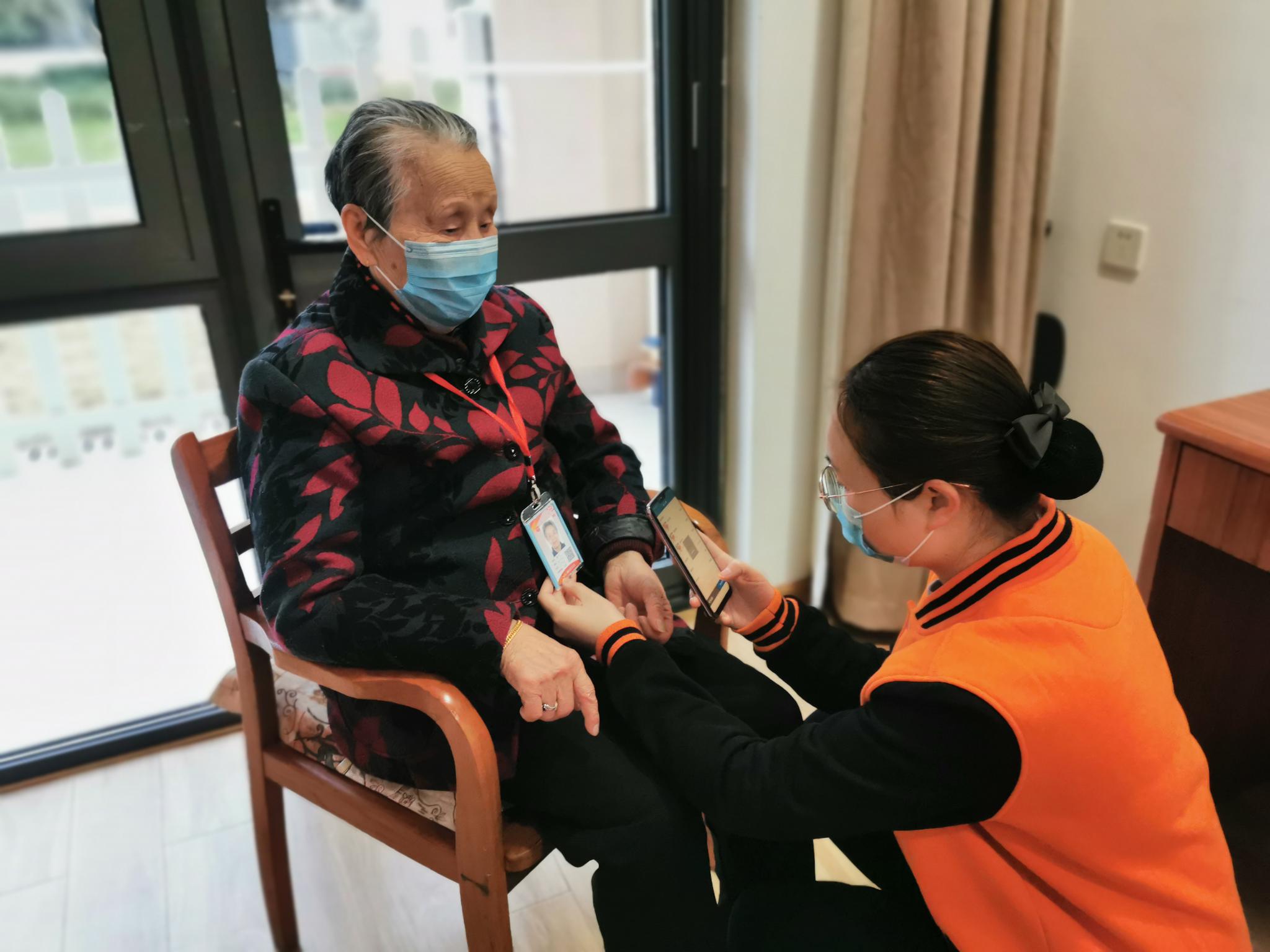 安全第一 浙江民政建议春节期间老年人"宅"机构