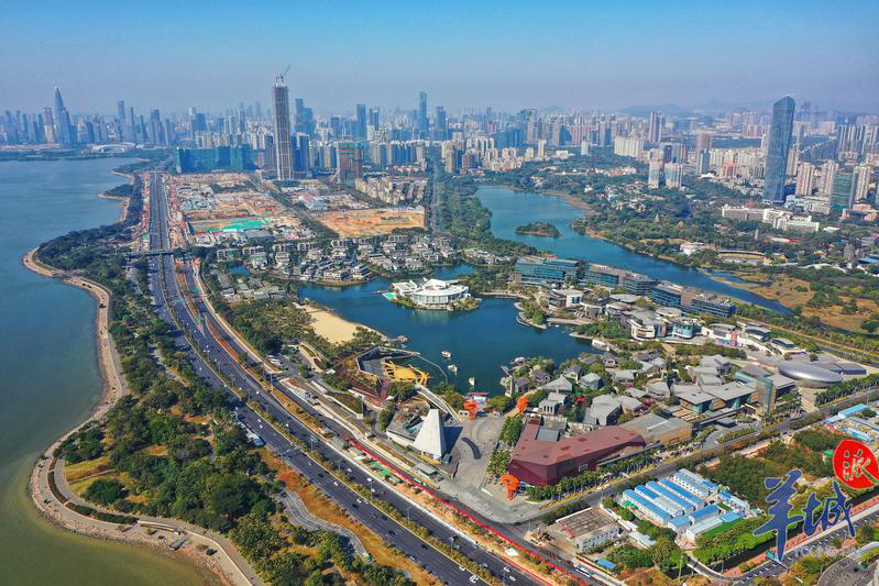 航拍深圳市民度假休闲好去处欢乐海岸