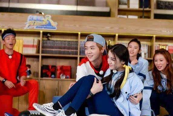 迪丽热巴的教科书式"公主抱"让人折服,也让不少男艺人为之汗颜__财经