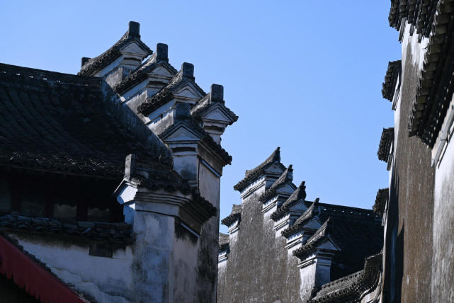 14年国药巨商叶心琣之子叶赐凤建造了7间2弄2层的大型宅院24间走马楼