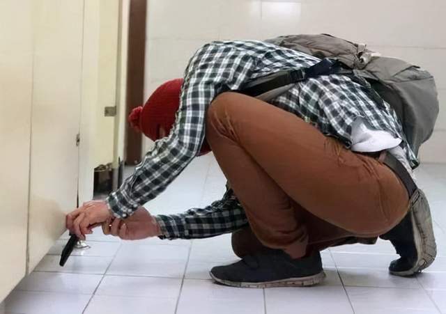 西南交大一男生女厕所偷窥，被女同学发现，校方发声回应休闲区蓝鸢梦想 - Www.slyday.coM