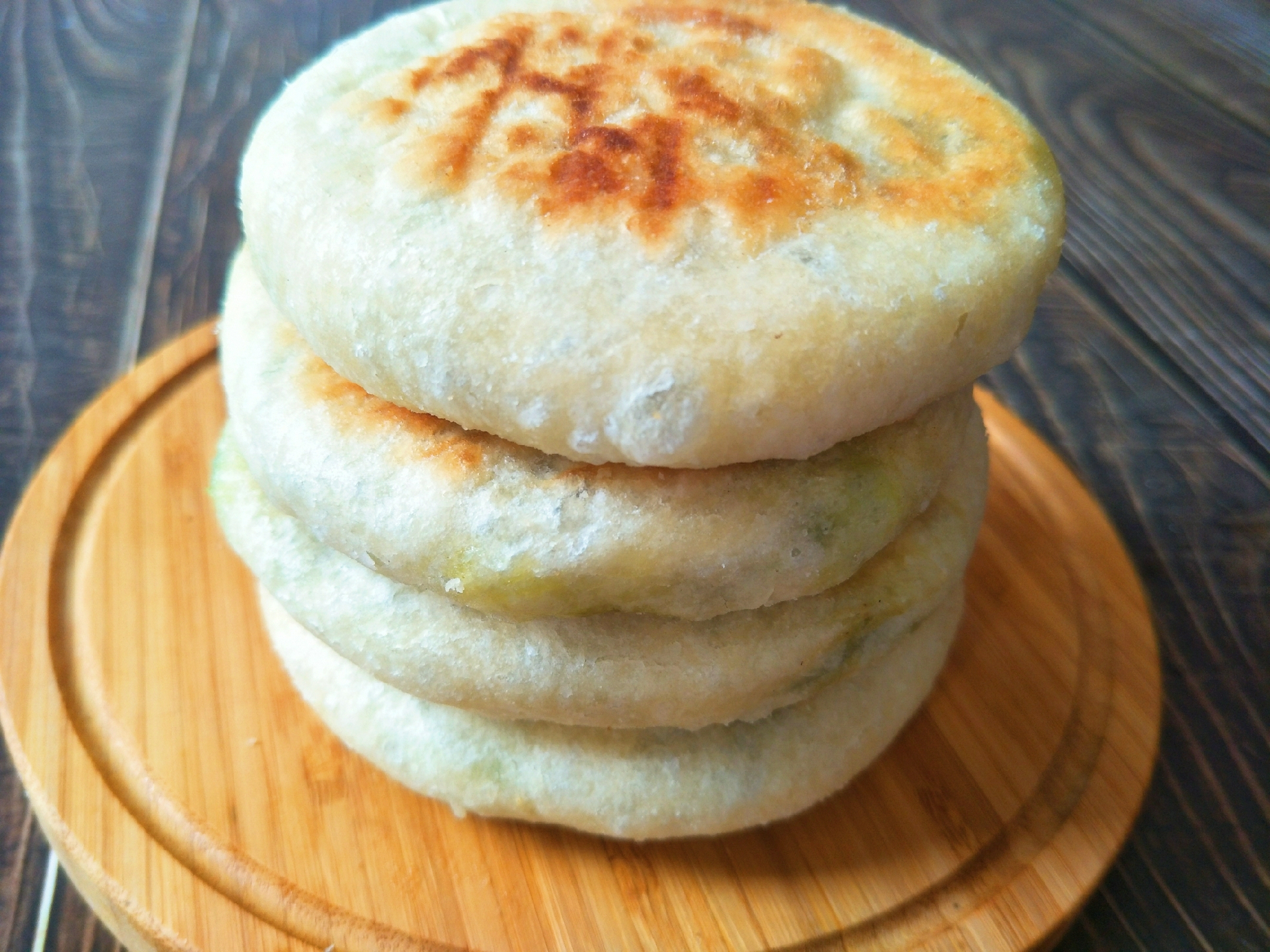 早餐馅饼懒人喜欢做的一道美食几样蔬菜一起烙出锅香浓味好