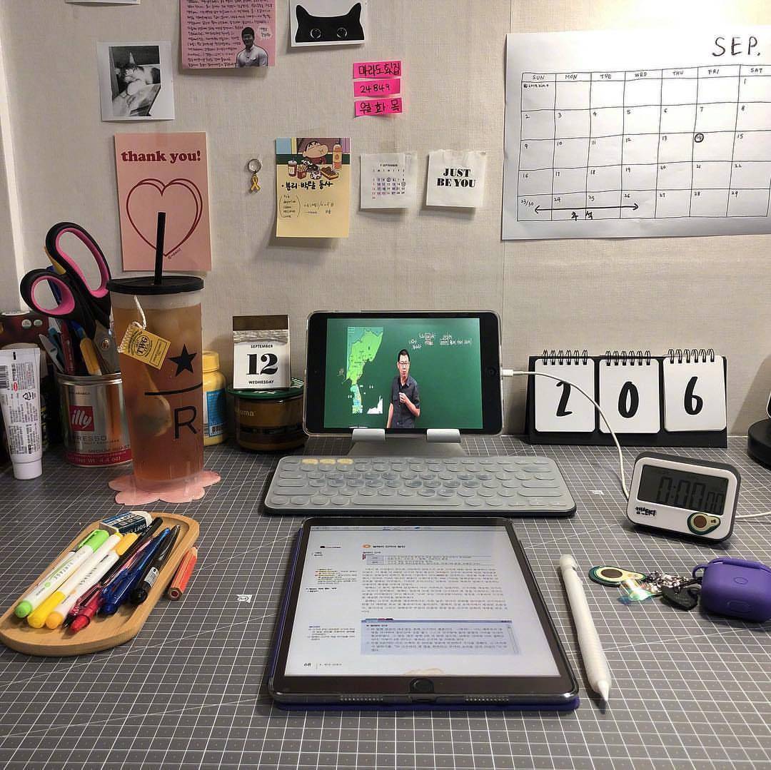 拿图点赞哦～ 背景图:需要一张好看的书桌才能好好工作学习|书桌|壁纸