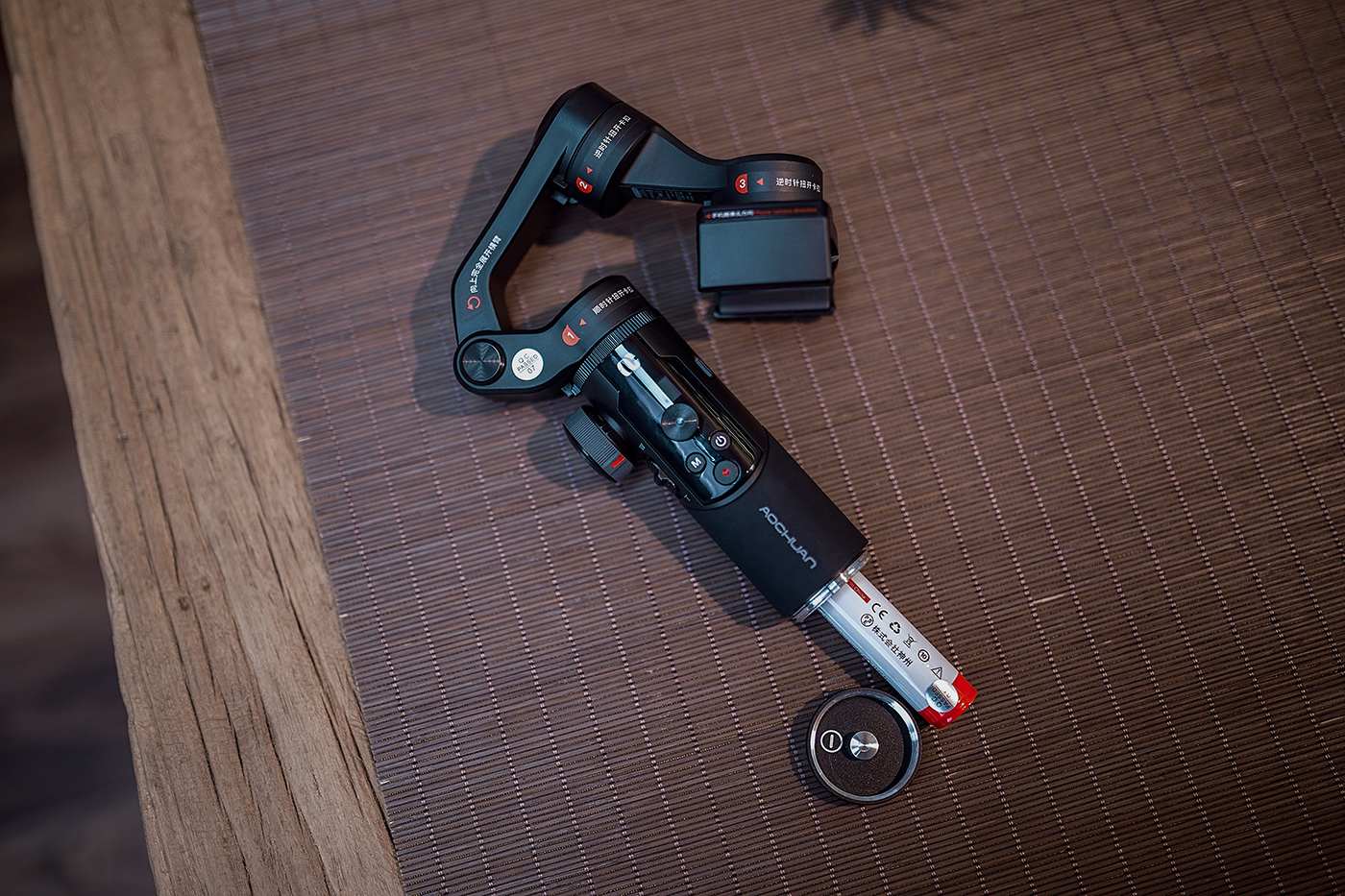 短视频创作必备利器——手持云台稳定器__财经头条