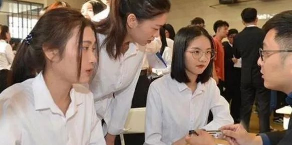 深圳户口新旧政策对比!全日制大专凉了,又好像没凉?休闲区蓝鸢梦想 - Www.slyday.coM 深圳户口新旧政策对比!全日制大专凉了,又好像没凉?休闲区蓝鸢梦想 - Www.slyday.coM