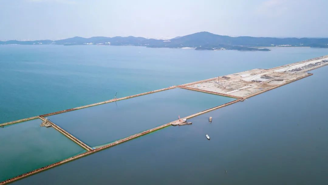 攻克2大难题中国历经4年建最长最宽水下隧道全长10千米