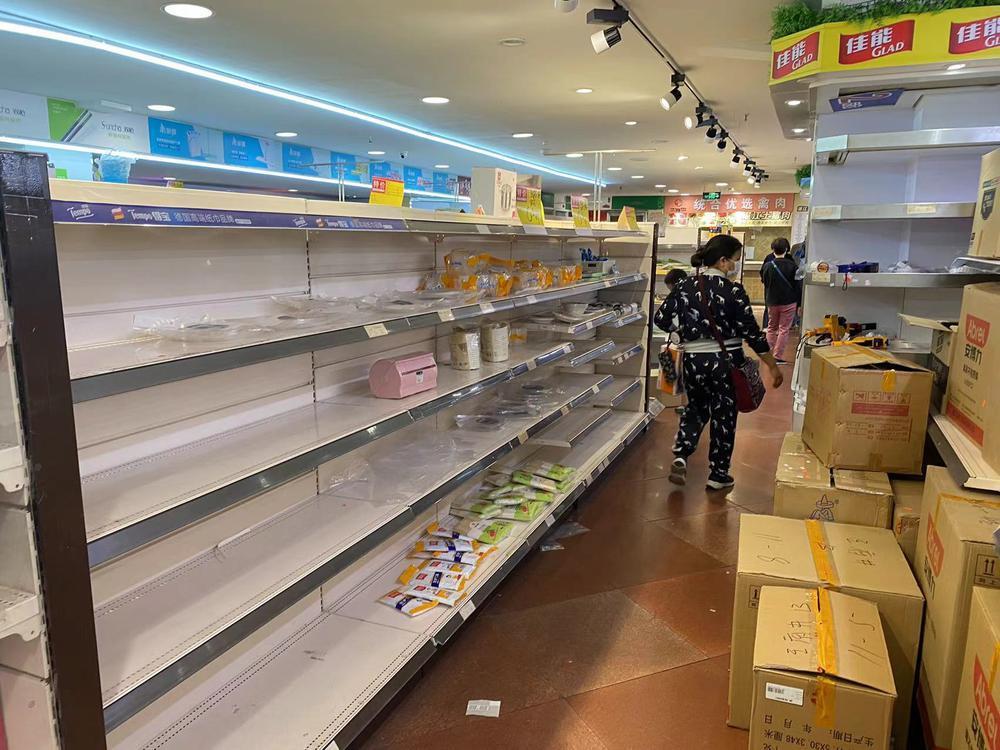 【直击】广州王府井百货停业前夕，现场人头攒动，街坊不舍休闲区蓝鸢梦想 - Www.slyday.coM