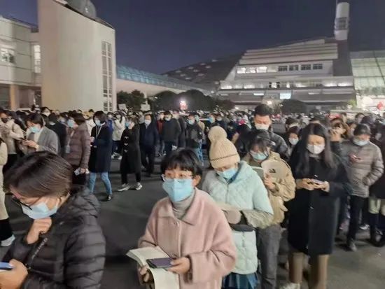 疫情封校48小时，复旦浙大发生的这一幕，让我看清原来这才是名校最大的福利休闲区蓝鸢梦想 - Www.slyday.coM