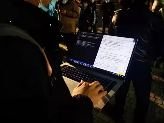 疫情封校48小时，复旦浙大发生的这一幕，让我看清原来这才是名校最大的福利休闲区蓝鸢梦想 - Www.slyday.coM