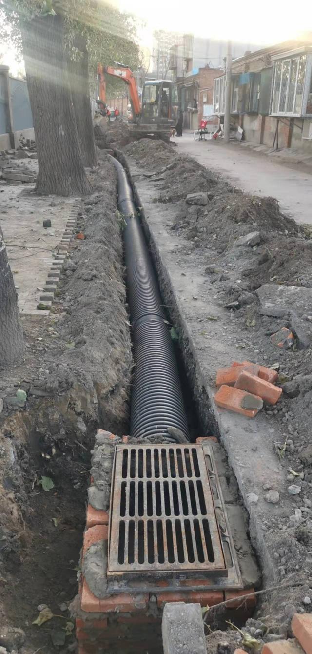 积水问题彻底解决超期服役的排水管道迎来全面换新