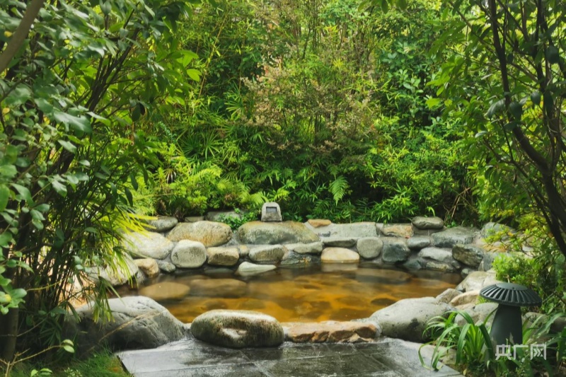 石阡温泉(央广网记者 张翼晶 摄)