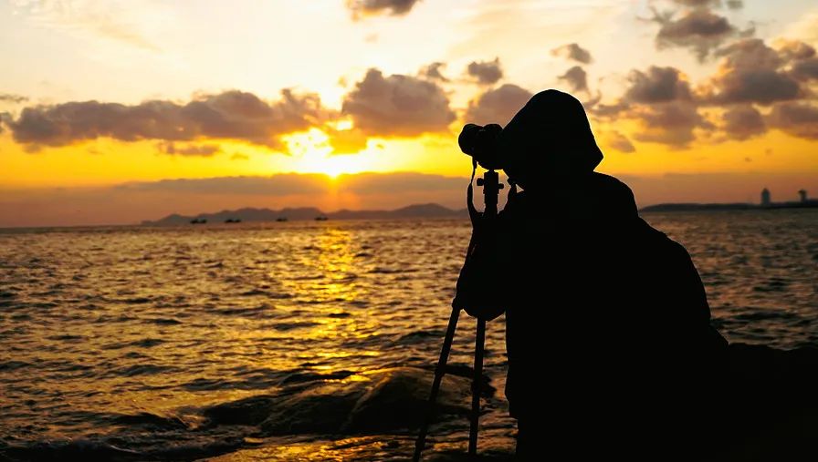 25岁摄影师失联，遗书提到曾遭受校园霸凌…警方：已在海滩找到其手机休闲区蓝鸢梦想 - Www.slyday.coM