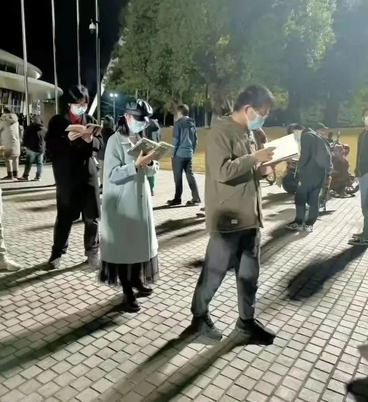 疫情封校48小时，复旦浙大发生的这一幕，让我看清原来这才是名校最大的福利休闲区蓝鸢梦想 - Www.slyday.coM