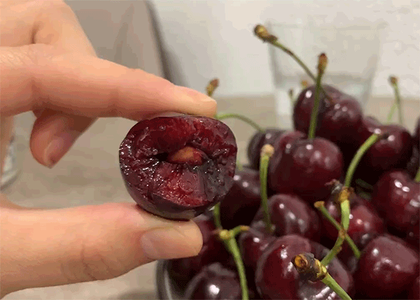 车厘子价格腰斩先看斩的是哪种车厘子啊