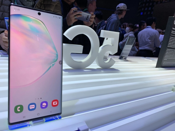 深天马去年净利预增超75% 国内5G手机渗透率已达50%