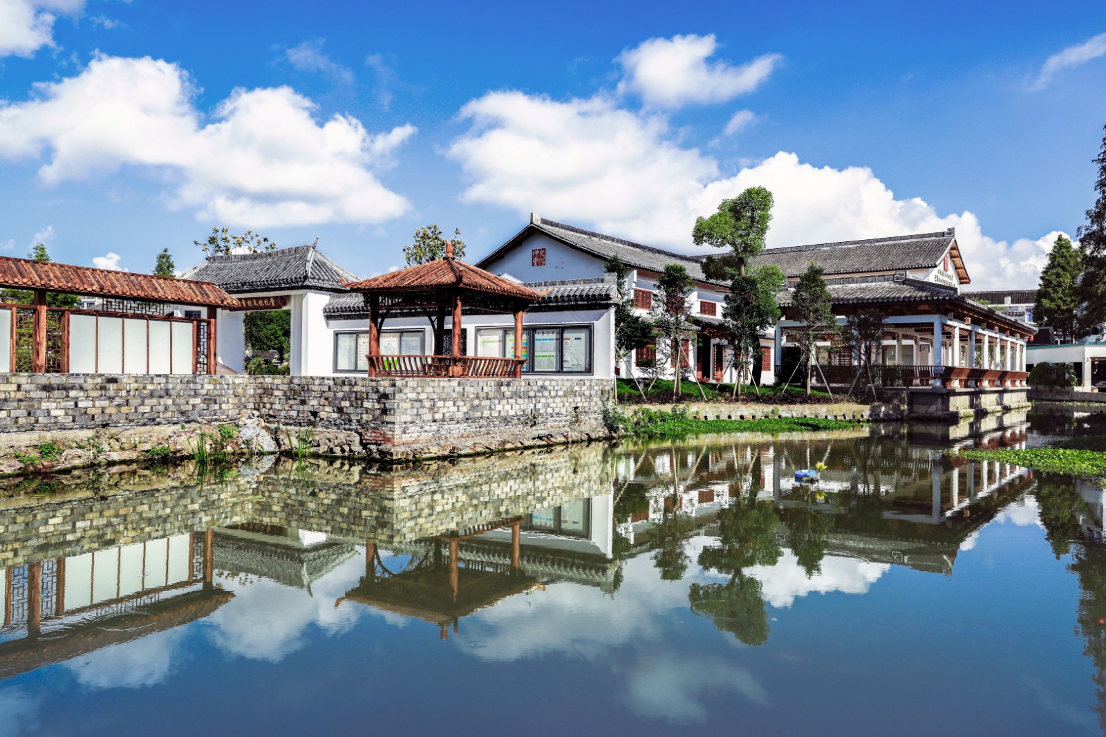 镇靓村美入画来丨路桥内外兼修打造宜居宜业美丽城镇