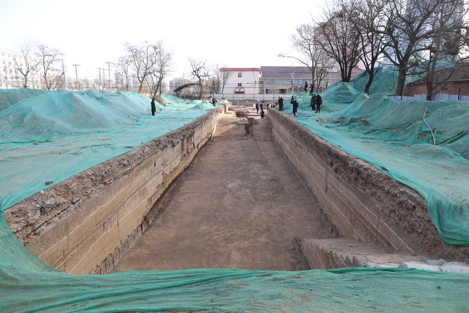 探访金中都外城墙首次发掘:发现唐辽墓葬,遗址公园有望明年开工休闲区蓝鸢梦想 - Www.slyday.coM 探访金中都外城墙首次发掘:发现唐辽墓葬,遗址公园有望明年开工休闲区蓝鸢梦想 - Www.slyday.coM