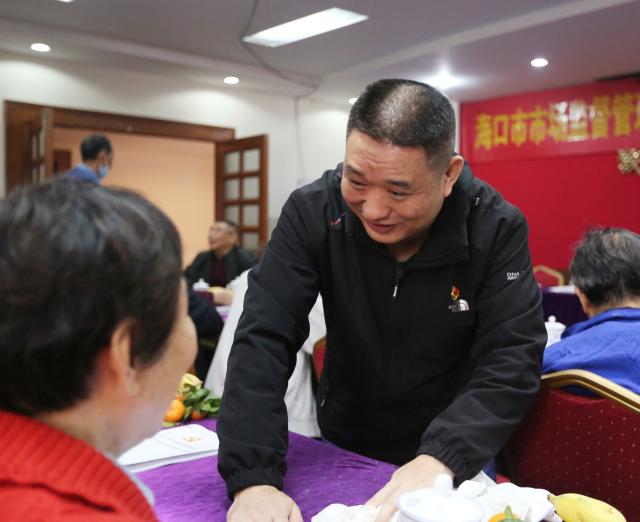 陈岑提到的只是郭红杰日常工作的一个缩影,每年海口市