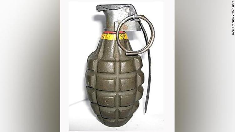 美古董跳蚤市场淘来的"死手榴弹"爆了 12岁孩子被炸死