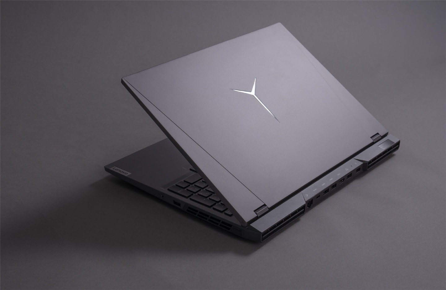 联想拯救者r9000p2021国行版公布大ylogo165hz高刷屏