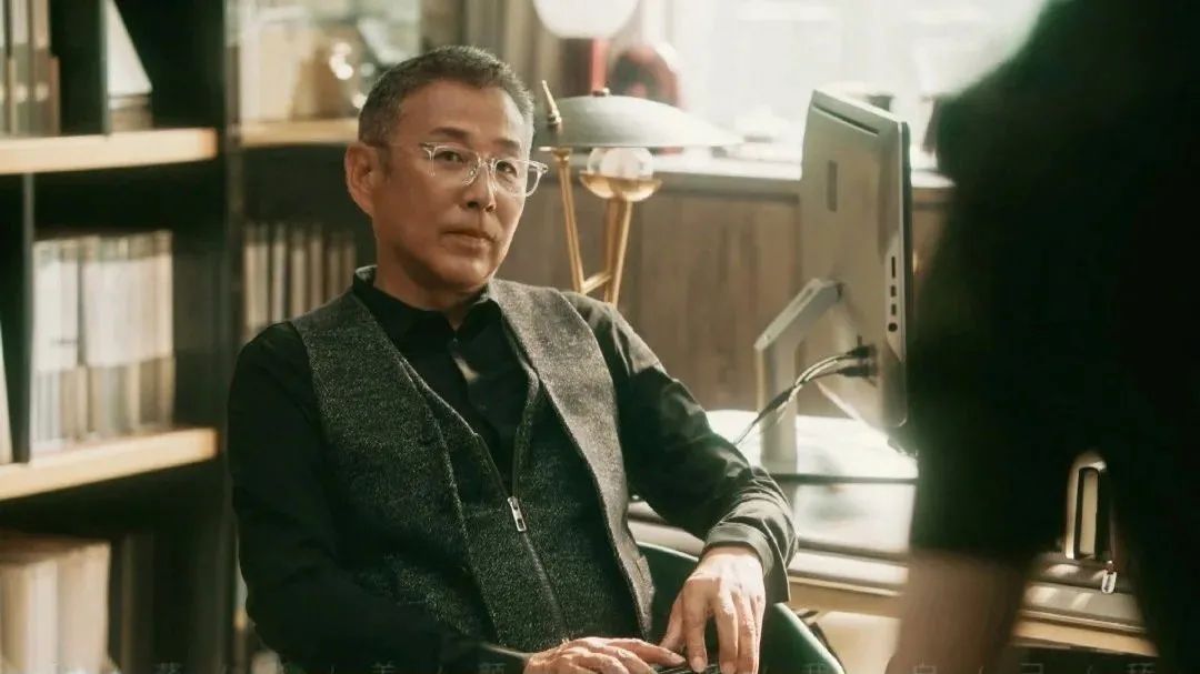 《流金岁月》火了,陈道明再上热搜:世人多媚骨,唯有君如故