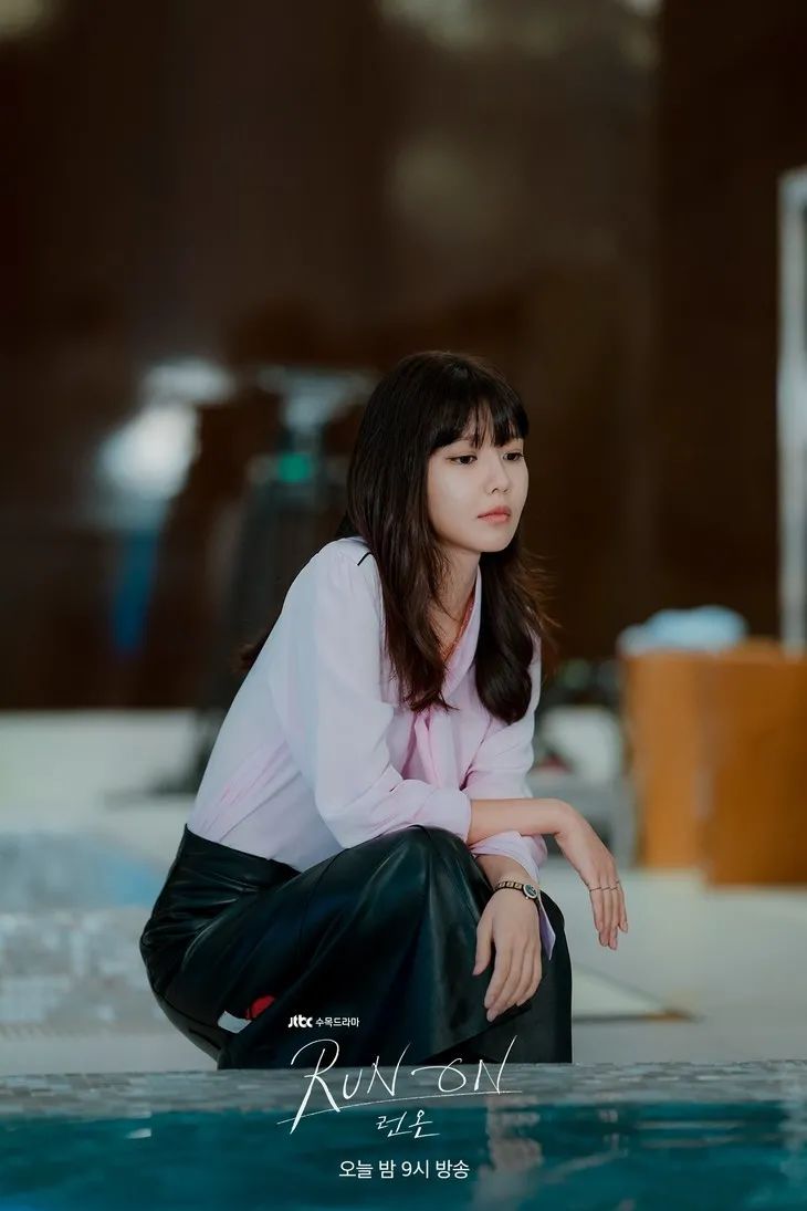 申世景的穿搭比86分的剧情还好看