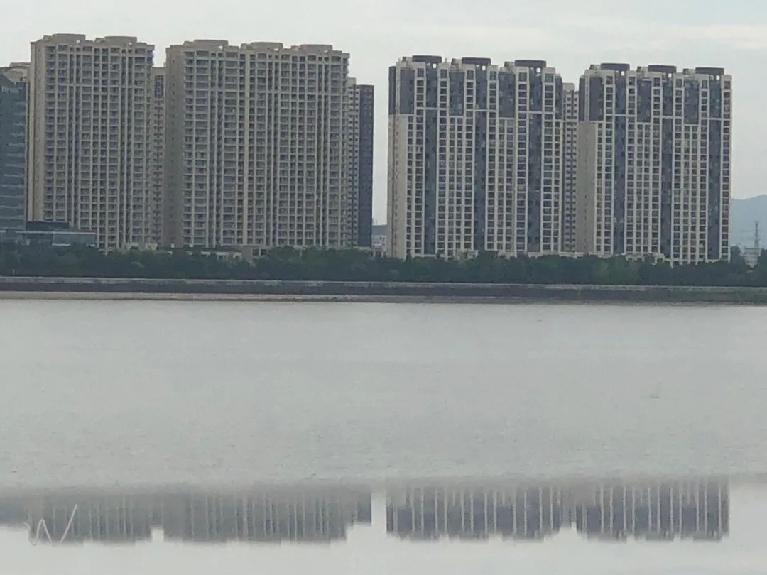 杭州一小区众筹2000万升级外立面 只因房价被隔壁“踩”脚下？