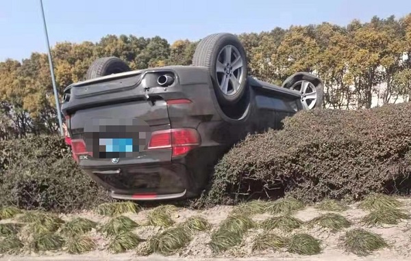 图说:事故现场 来源/网友供图