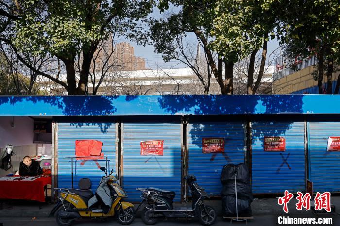 上海音像城许多商铺已经关闭。　殷立勤 摄