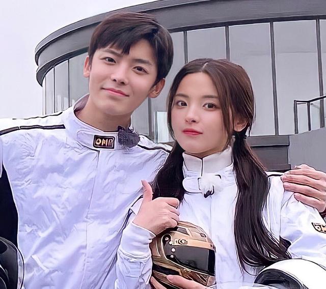 杨超越侯明昊吻戏太好嗑下意识的动作令人尖叫不合作难收场