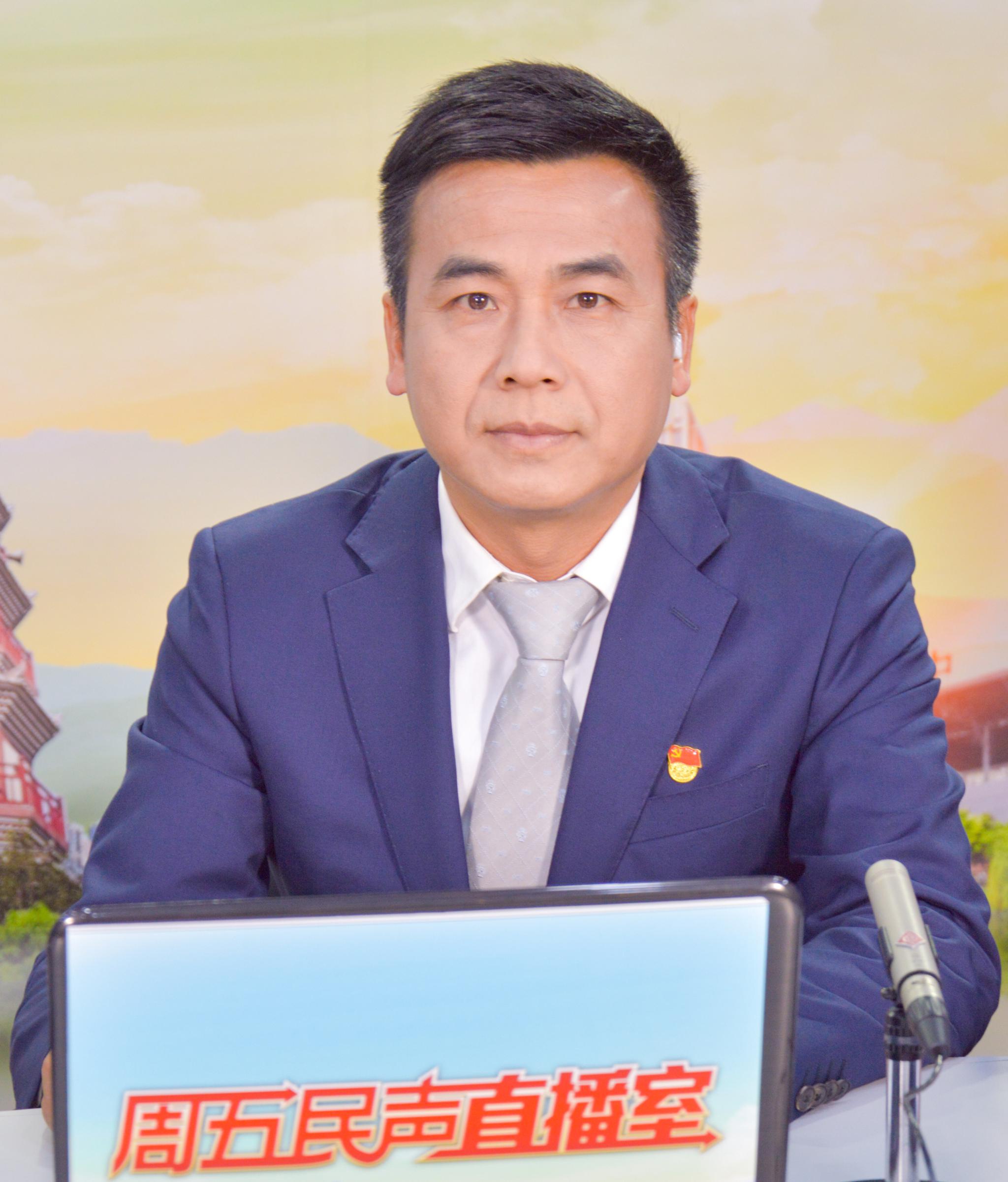 三角镇党委委员,副镇长苏伯明说:"据我们了解,镇内很多企业方面都积极