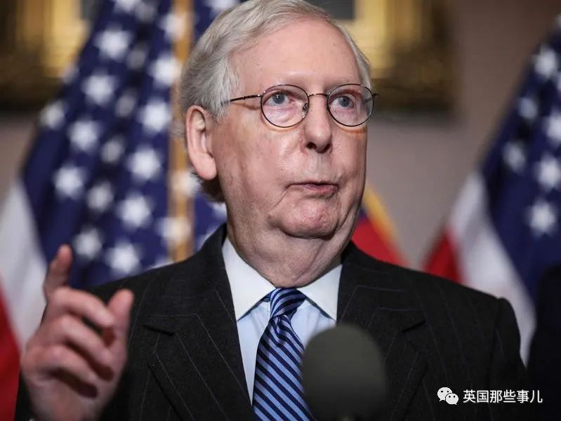 川普开始搬家了助手们开始打包行李川普一个人躲在白宫心情苦涩