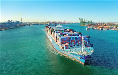 进入2021年，天津港进出口特别是面对欧美的进出口货运一片繁忙。 记者 王涛 通讯员 李四航 摄