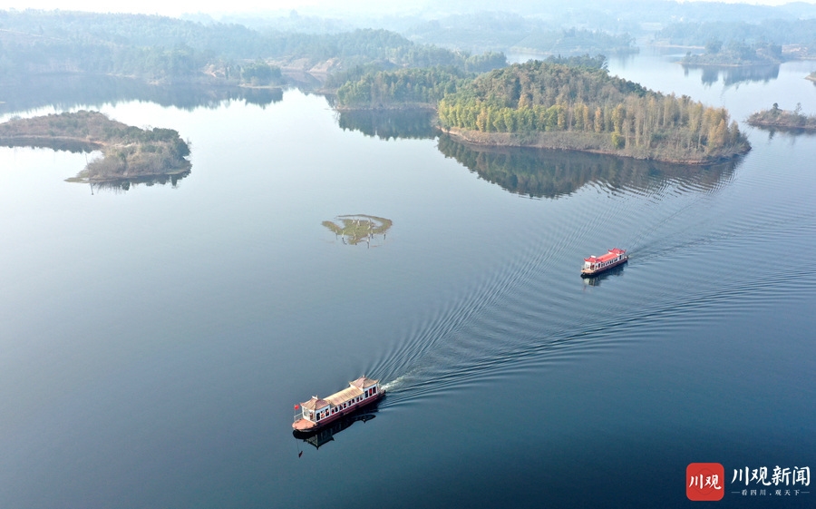 眉山市仁寿县黑龙滩水库是1972年建成的一座人工湖泊,库区面积达23.