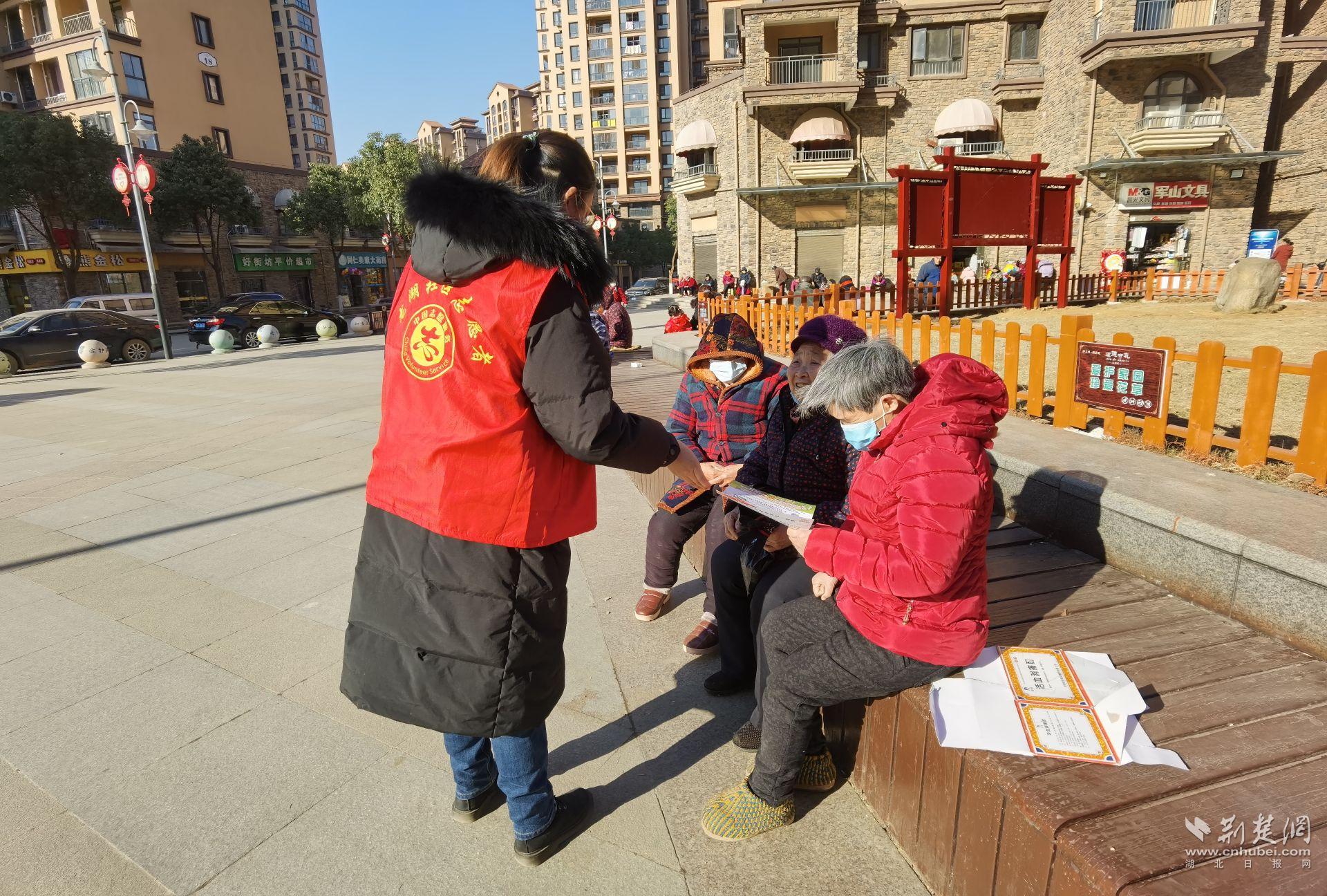 龙湖社区坚持红色引领 众志成城做好冬末春初疫情防控